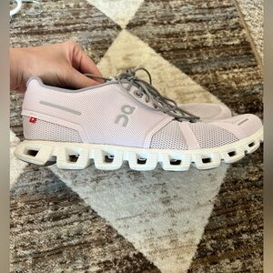 On cloud women’s shoes